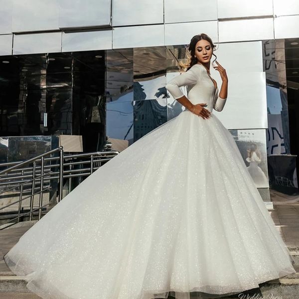 2023 dubai luxury a line wedding dresses plus size chapel train sheer v neck vestido de novia appliqued bridal wedding gowns custom made seq, White
2023 dubai luxury a line wedding dresses plus size chapel train sheer v neck vestido de novia appliqued bridal wedding gowns custom made seq, White