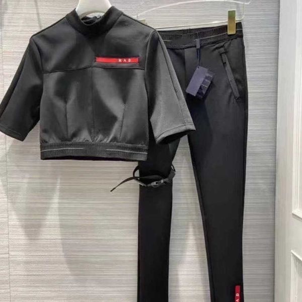 23ss designer brand sports suit women short style trousers set fashion versatile suit temperament letters printing womens clothing a1, Gray
23ss designer brand sports suit women short style trousers set fashion versatile suit temperament letters printing womens clothing a1, Gray