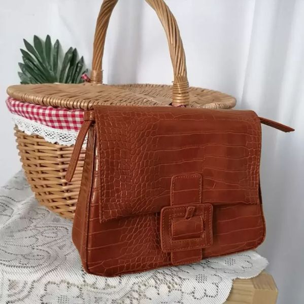 2021 new versatile womens fashion underarm bags female single shoulder handbags trendy summer alligator pattern baguette bags, Black;red
2021 new versatile womens fashion underarm bags female single shoulder handbags trendy summer alligator pattern baguette bags, Black;red