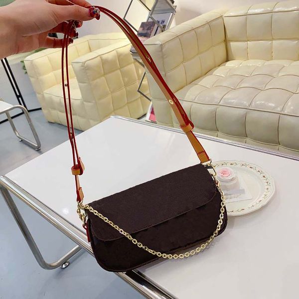 2023 early spring new designer bag fashion woc single shoulder messenger bag handbag stick bag mini bag
