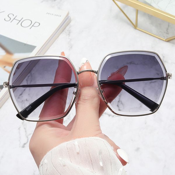 niche design irregular glasses sunglasses women's 2023 fashion metal frame style glasses uv400 protective lenses, White;black
niche design irregular glasses sunglasses women's 2023 fashion metal frame style glasses uv400 protective lenses, White;black