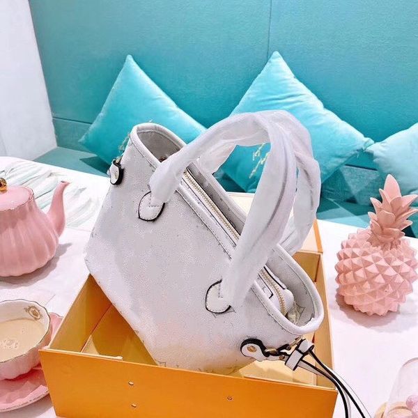 brand day packs new small women's bag underarm tote large-capacity shopping for mothers and children white 8993
brand day packs new small women's bag underarm tote large-capacity shopping for mothers and children white 8993