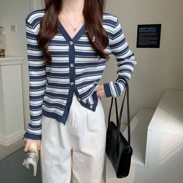 women's knits tees 041 women casual cardigans winter twsited sweater cardigan button up knitted jackets oversized 230306, White
women's knits tees 041 women casual cardigans winter twsited sweater cardigan button up knitted jackets oversized 230306, White
