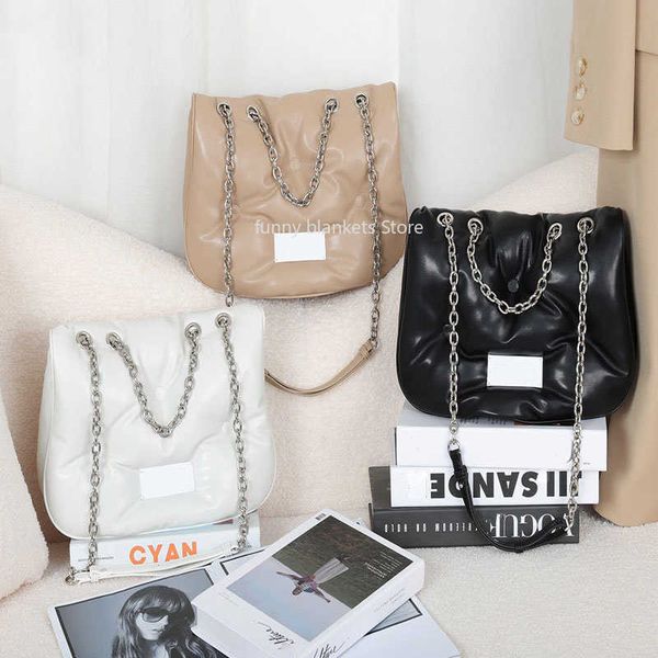 luxury women leather handbag space cotton soft casual bags patent feather down shoulder bag lady small messenger bag
luxury women leather handbag space cotton soft casual bags patent feather down shoulder bag lady small messenger bag