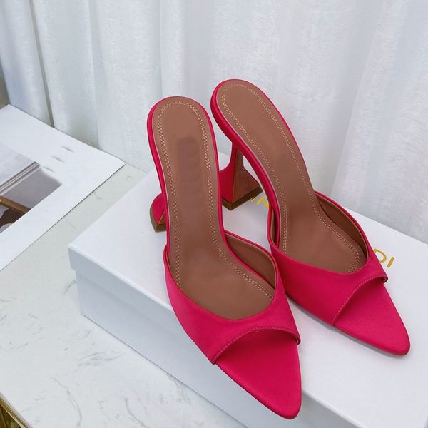 luxury design sandals 2023 fashion amina muaddi women summer high heels leather cross lace up student casual slippers 01-06, Black
luxury design sandals 2023 fashion amina muaddi women summer high heels leather cross lace up student casual slippers 01-06, Black