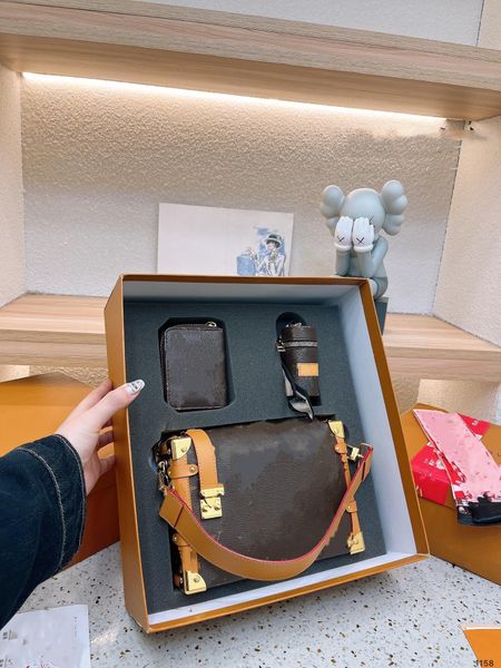 shoulder bags designer luxury gift box packaging bag embossed wallet cosmetic bag three-in-one tote handbag luxury
shoulder bags designer luxury gift box packaging bag embossed wallet cosmetic bag three-in-one tote handbag luxury