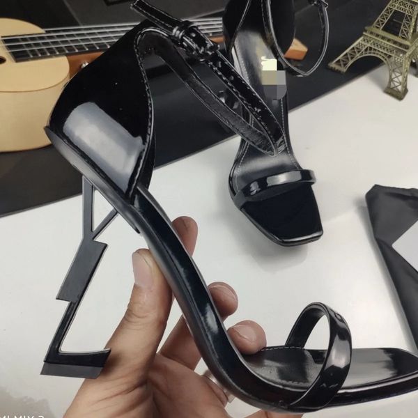 2023 yslity new star same style with letter heel profile heel metal heel sandals female high heel dinner, Black
2023 yslity new star same style with letter heel profile heel metal heel sandals female high heel dinner, Black