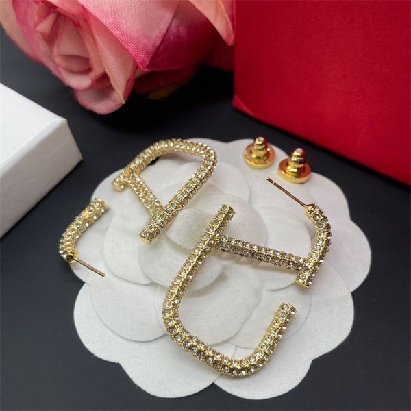 classic love designer earrings men letters v earring versatile teen girl trendy tiktok stud ohrringe gold silver color elegant crystal earin, Golden;silver
classic love designer earrings men letters v earring versatile teen girl trendy tiktok stud ohrringe gold silver color elegant crystal earin, Golden;silver
