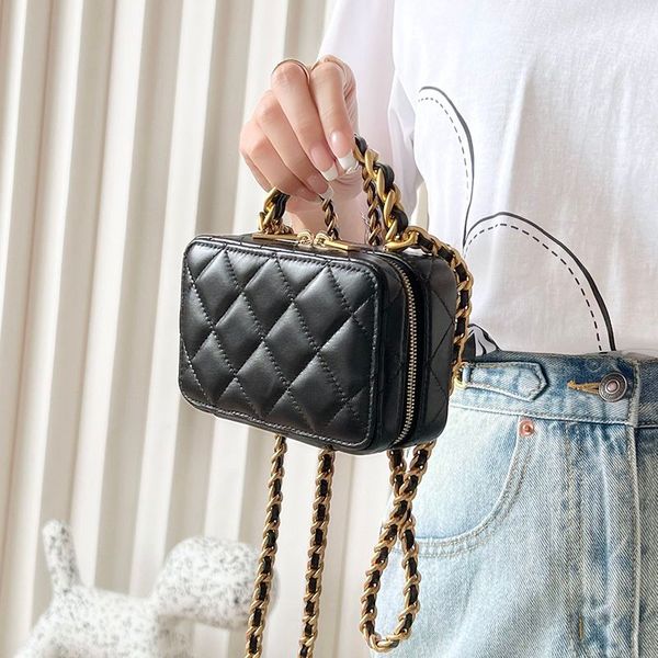 Delicate knockoff Designer Makeup bag 13.5CM Fashion Sheepskin Chain bag With Box YC103
Delicate knockoff Designer Makeup bag 13.5CM Fashion Sheepskin Chain bag With Box YC103