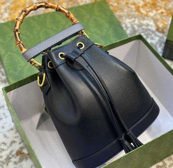 23ss bucket bags for women cowhide leather drawstring totes ophidia diana bamboo handle handbags wallet female luxurys shoulder crossbody
23ss bucket bags for women cowhide leather drawstring totes ophidia diana bamboo handle handbags wallet female luxurys shoulder crossbody