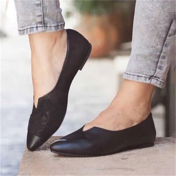 dress shoe's large flat sole single shoes foreign trade european and american style pointed color matching sleeve 230307, Black
dress shoe's large flat sole single shoes foreign trade european and american style pointed color matching sleeve 230307, Black