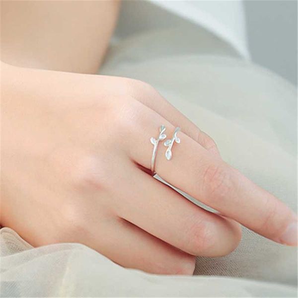 band rings sweet temperament 925 sterling silver cute small leaves branch adjustable rings for women gift party fashion jewelry aa230306
band rings sweet temperament 925 sterling silver cute small leaves branch adjustable rings for women gift party fashion jewelry aa230306