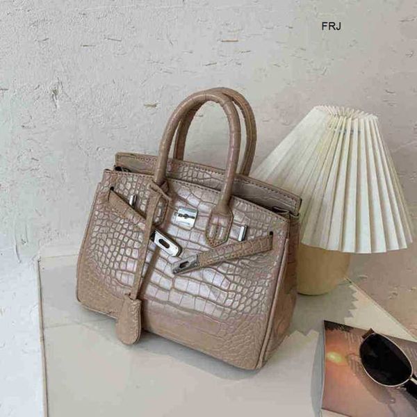 designer bags birkin handbags autumn and winter 2023 new fashion crocodile pattern stone buckle portable single shoulder diagonal span have
designer bags birkin handbags autumn and winter 2023 new fashion crocodile pattern stone buckle portable single shoulder diagonal span have