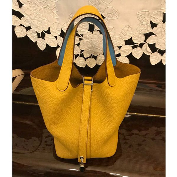 designer original herms gaoding kraft vegetable basket bag handbag women's high sense commuter french leather bucket 2023 new
designer original herms gaoding kraft vegetable basket bag handbag women's high sense commuter french leather bucket 2023 new