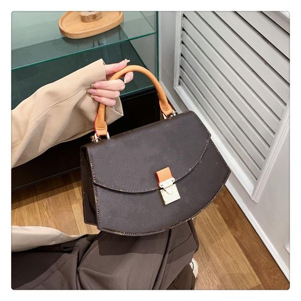 2023 designer bag wholesale leather shoulder bag chain purse fashion chain purse cowhide handbag card evening bag messenger
2023 designer bag wholesale leather shoulder bag chain purse fashion chain purse cowhide handbag card evening bag messenger