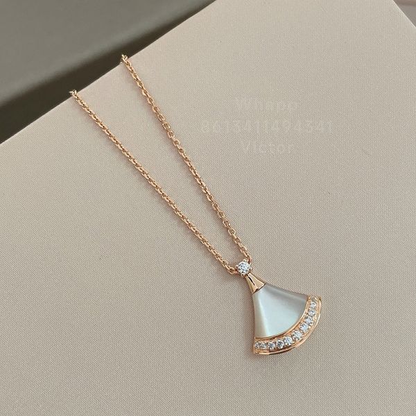 buigari diva dream skirt series designer necklace for woman white mussel gold plated 18k highest counter quality fashion luxury exquisite gi, Silver
buigari diva dream skirt series designer necklace for woman white mussel gold plated 18k highest counter quality fashion luxury exquisite gi, Silver