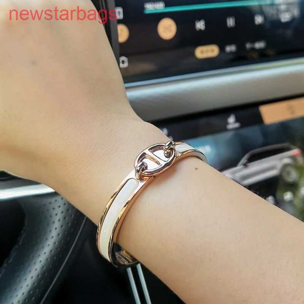 designer herms bracelet for sale light luxury new pig nose enamel bracelet rose gold versatile narrow version fashion simple lette, Golden;silver
designer herms bracelet for sale light luxury new pig nose enamel bracelet rose gold versatile narrow version fashion simple lette, Golden;silver