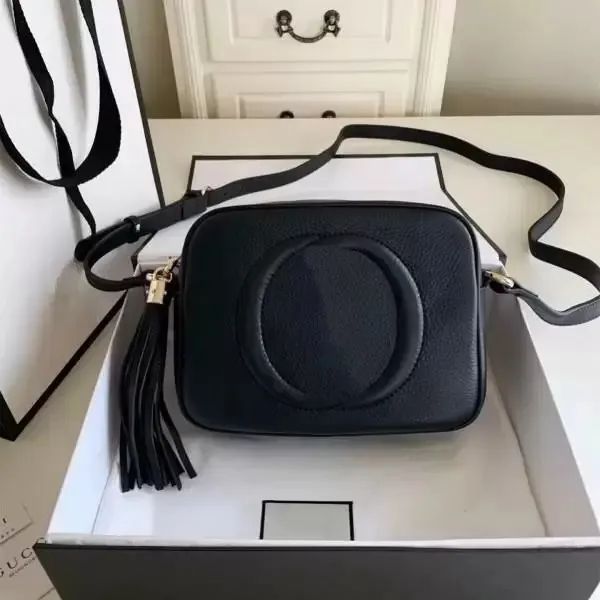 2023 fashion cosmetic bags make up case lychee leather travel makeup brands womens crossbody soho bag disco shoulder handbag fringed purse
2023 fashion cosmetic bags make up case lychee leather travel makeup brands womens crossbody soho bag disco shoulder handbag fringed purse