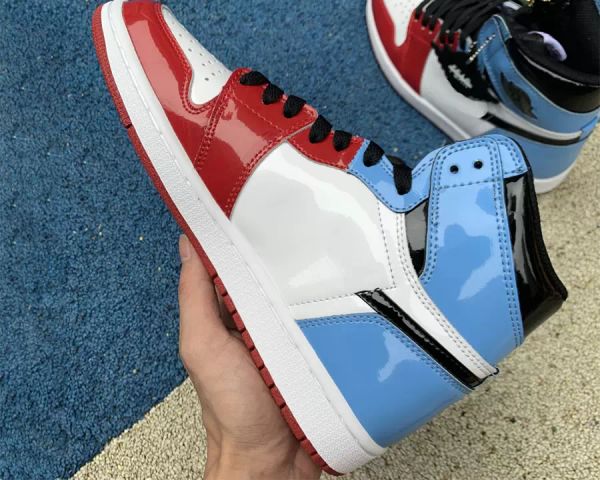 2023 basketball shoes jumpman 1 high og fearless 1s white black university blue outdoor running trainers sneakers with box
2023 basketball shoes jumpman 1 high og fearless 1s white black university blue outdoor running trainers sneakers with box