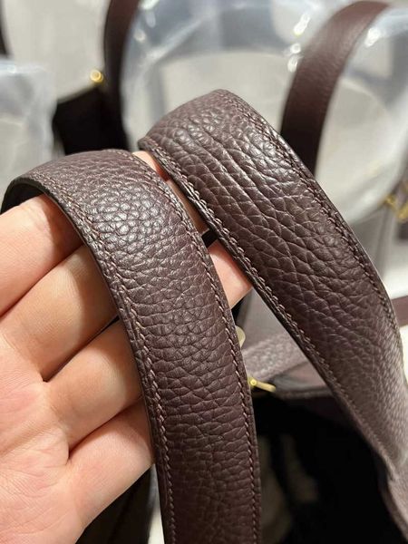 h bag designer original hand wax line h home basket leather embryo tc pure steel hardware high-end portable bucket bag women's
h bag designer original hand wax line h home basket leather embryo tc pure steel hardware high-end portable bucket bag women's