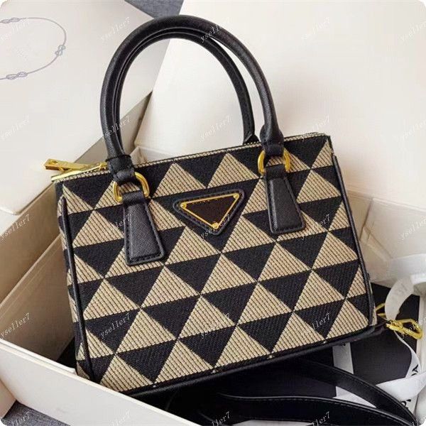 tote bag handbags killer bags triangle logo pillow bags designer shoulder internet reds messenger bags shoulders totes
tote bag handbags killer bags triangle logo pillow bags designer shoulder internet reds messenger bags shoulders totes