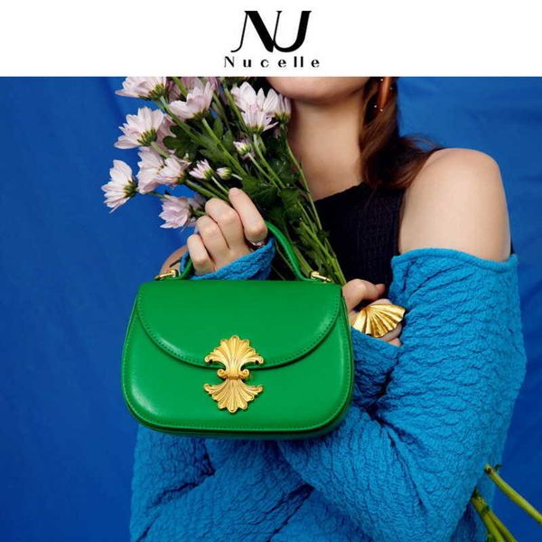 summer niche handheld chain single shoulder crossbody retro ladies mirror frame bag
summer niche handheld chain single shoulder crossbody retro ladies mirror frame bag