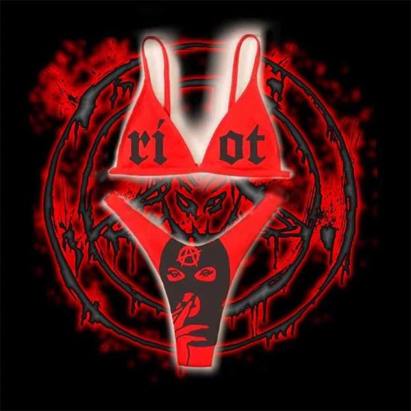 21 new fashion pit bar printed bikini swimsuit shows curve, White;black 
21 new fashion pit bar printed bikini swimsuit shows curve, White;black