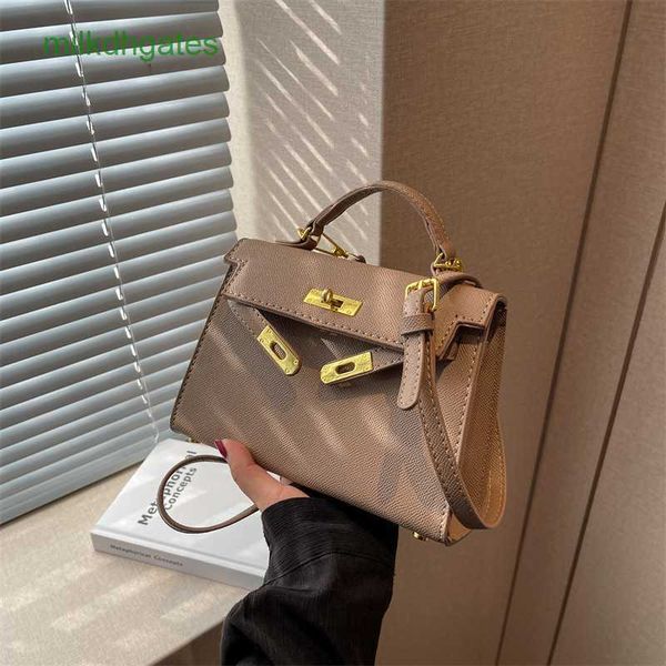 h kelys designer bags advanced feeling small women's 2023 winter new fashion handbag versatile one-shoulder messenger
h kelys designer bags advanced feeling small women's 2023 winter new fashion handbag versatile one-shoulder messenger