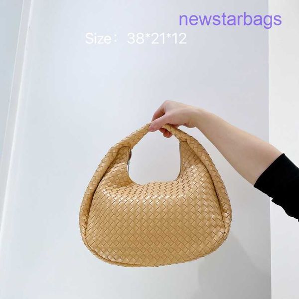 original edition bottegs venets point bags online shop fashion hand-held woven large bag female 2023 new style temperament ox horn personali
original edition bottegs venets point bags online shop fashion hand-held woven large bag female 2023 new style temperament ox horn personali