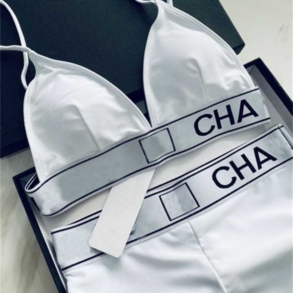 2023 new xiaoxiang letter split bikini women's one piece swimsuit, White;black
2023 new xiaoxiang letter split bikini women's one piece swimsuit, White;black