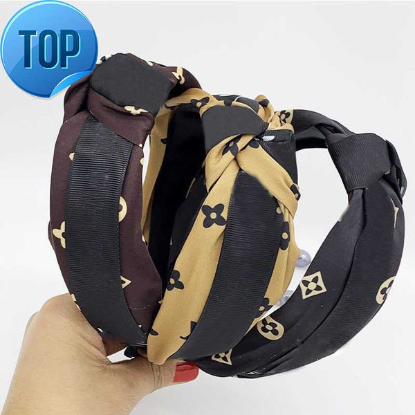 23ss 3color luxury designers headbands women pu leather wide edges letter hair hoop headwrap fashion outdoors recreation hair accessories, Silver
23ss 3color luxury designers headbands women pu leather wide edges letter hair hoop headwrap fashion outdoors recreation hair accessories, Silver