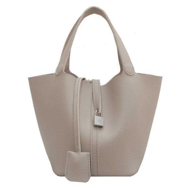 h bag designer original popular bag women 2023 summer new versatile texture fashion foreign style handbag bucket one shoulder crossbody
h bag designer original popular bag women 2023 summer new versatile texture fashion foreign style handbag bucket one shoulder crossbody