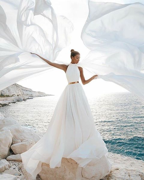 a-line wedding dress with train vestido longo white halter backless high slit bridal gown summer beach 2023 robe de mariee
a-line wedding dress with train vestido longo white halter backless high slit bridal gown summer beach 2023 robe de mariee