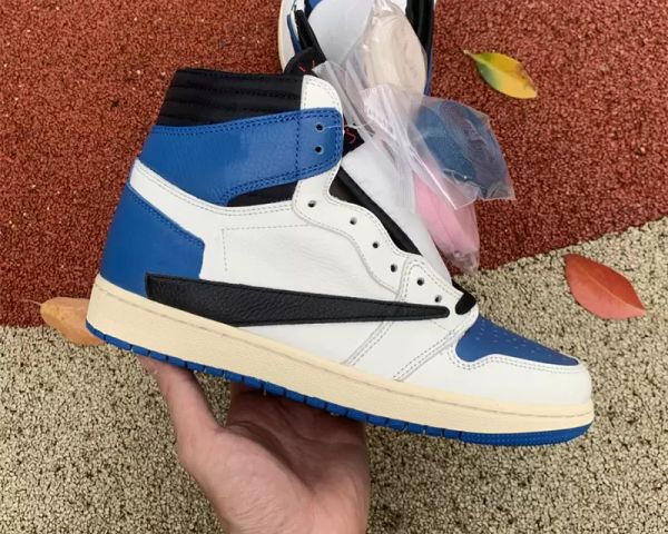 2023 authentic jumpman 1s basketball shoes high og 1 ts x fragment blue white leather mens sports sneakers send with box
2023 authentic jumpman 1s basketball shoes high og 1 ts x fragment blue white leather mens sports sneakers send with box