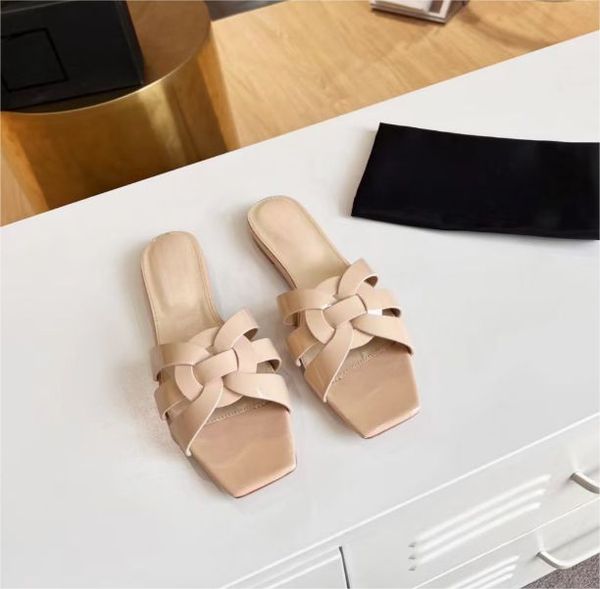 women designer sandals cassandra wedge espadrilles slipperswith black logo in leather high heels buckle wedding dress lady shoes with box
women designer sandals cassandra wedge espadrilles slipperswith black logo in leather high heels buckle wedding dress lady shoes with box