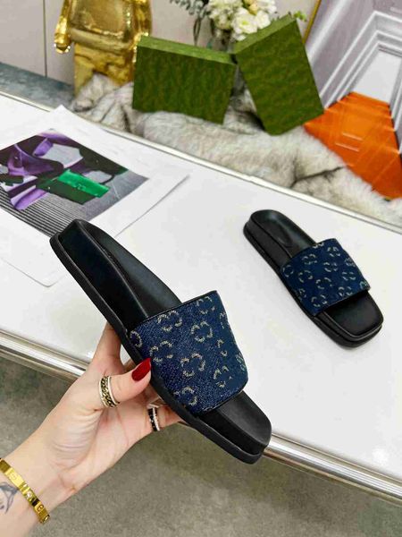 2023 designer plaid slippers men's and women's lovers classic slippers leather berry sandals plaid stripe slide platform sandals f, Black
2023 designer plaid slippers men's and women's lovers classic slippers leather berry sandals plaid stripe slide platform sandals f, Black