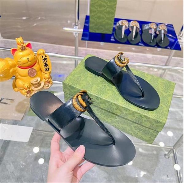 2023 classic men slippers summer rubber bottom women shoe beach slides letter flat slipper designer shoes metal button sandals lazy lady loa, Black
2023 classic men slippers summer rubber bottom women shoe beach slides letter flat slipper designer shoes metal button sandals lazy lady loa, Black