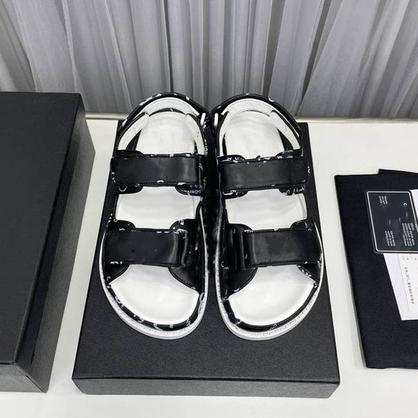 designer cc beach shoes luxury slides fashion slippers women classic flat shoes outdoor velcro beach sandals xn12
designer cc beach shoes luxury slides fashion slippers women classic flat shoes outdoor velcro beach sandals xn12