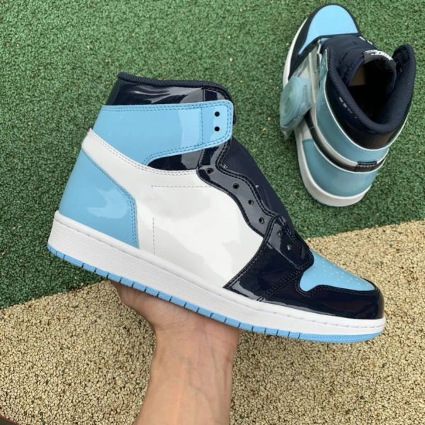og basketball shoes sports sneakers blue hyper royal patent panda dark mocha bred 1s shadow smoke grey
og basketball shoes sports sneakers blue hyper royal patent panda dark mocha bred 1s shadow smoke grey