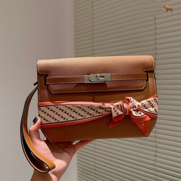 clutch purse crossbody bags fashion genuine leather shoulder bags handbags silver hardware twist lock buckle cell phone pocket scarf decorat
clutch purse crossbody bags fashion genuine leather shoulder bags handbags silver hardware twist lock buckle cell phone pocket scarf decorat