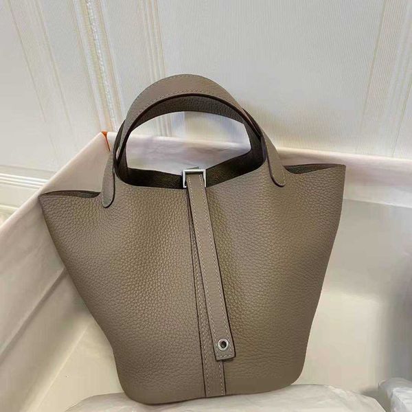 designer original herms 2023 new h family's first layer cowhide vegetable basket with bucket bag and silk towel
designer original herms 2023 new h family's first layer cowhide vegetable basket with bucket bag and silk towel