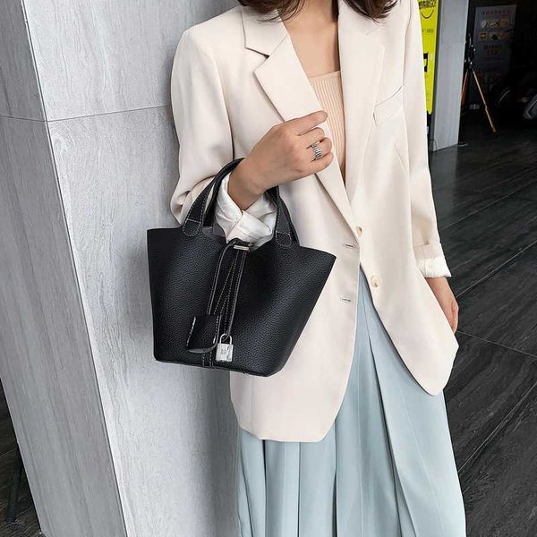 designer original herms vegetable basket bag 2019 new handheld fashion simple versatile women's atmosphere advanced bucket mother
designer original herms vegetable basket bag 2019 new handheld fashion simple versatile women's atmosphere advanced bucket mother