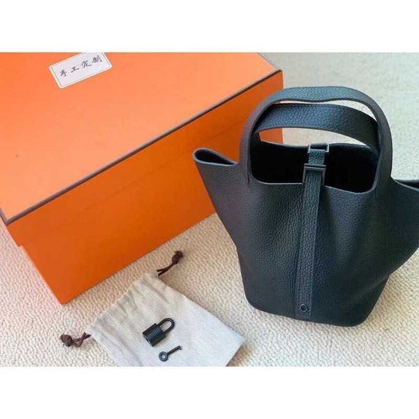 designer original herms handmade layer tc kraft vegetable basket bucket bag black hardware high sense 18cm handbag leather woman
designer original herms handmade layer tc kraft vegetable basket bucket bag black hardware high sense 18cm handbag leather woman