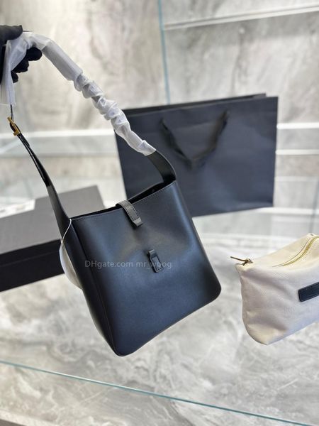 2023 fashion designer shoulder bag women's handbags the tote messenger bags purses shopping bags black large capacity
2023 fashion designer shoulder bag women's handbags the tote messenger bags purses shopping bags black large capacity