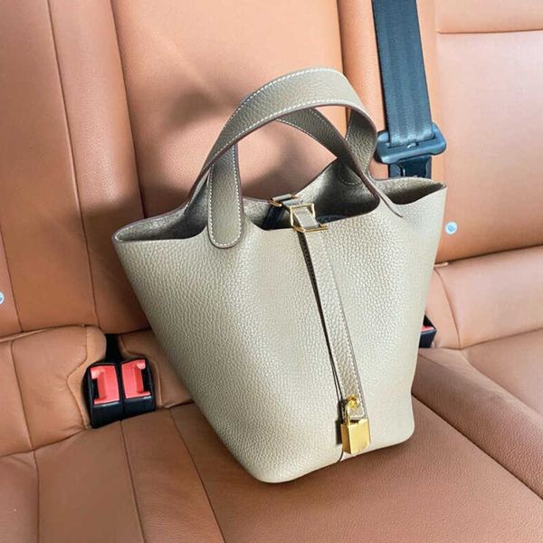 designer original herms nonstandard basket handbag 2023 new high-capacity tote packaging decoration
designer original herms nonstandard basket handbag 2023 new high-capacity tote packaging decoration