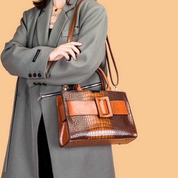 fashion crocodile pattern handbag trend shoulder cross bag large capacity three sets
fashion crocodile pattern handbag trend shoulder cross bag large capacity three sets