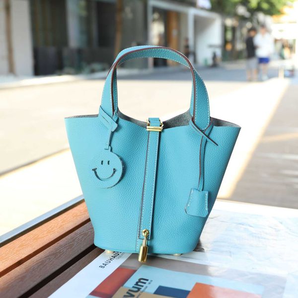 h bag designer original bag new women 2023 cowhide vegetable basket women's bag leather hand single shoulder litchi pattern bucket
h bag designer original bag new women 2023 cowhide vegetable basket women's bag leather hand single shoulder litchi pattern bucket