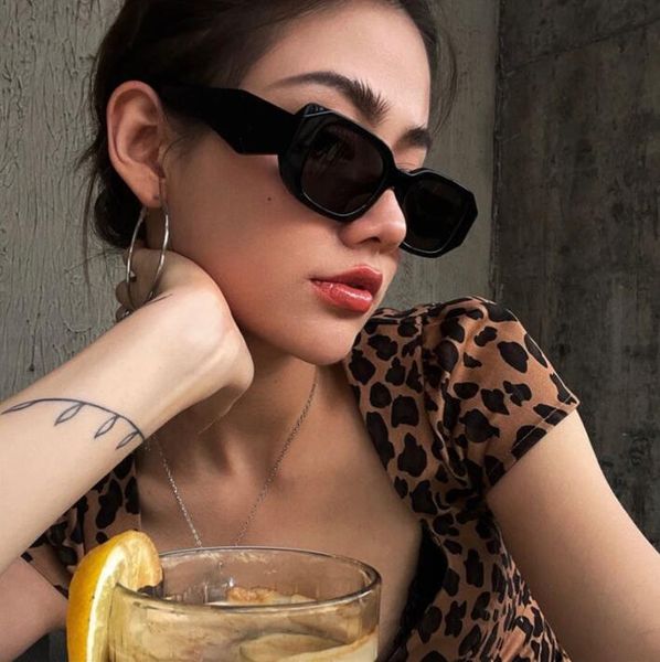 designer sunglasses classic eyeglasses goggle outdoor beach sun glasses for man woman 7 color optional triangular signature with box 03qs 26, White;black
designer sunglasses classic eyeglasses goggle outdoor beach sun glasses for man woman 7 color optional triangular signature with box 03qs 26, White;black