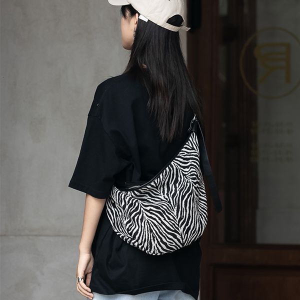 evening bags fashion shoulder for women girl simple designer handbags large capacity zipper zebra pattern cloth crossbody hobo 230308
evening bags fashion shoulder for women girl simple designer handbags large capacity zipper zebra pattern cloth crossbody hobo 230308