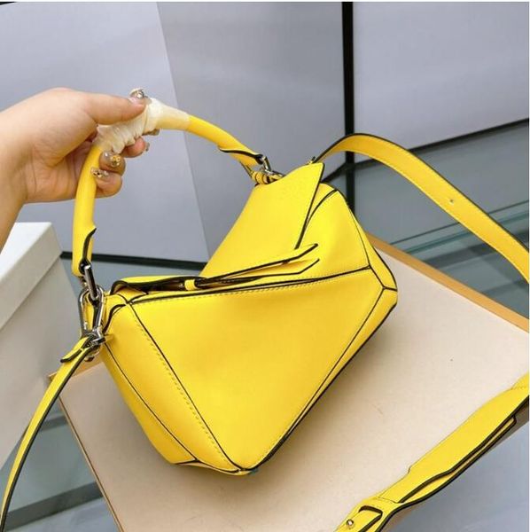 puzzle handbag designer bag women single shoulder luxury fashion bags leather portable diagonal cross bags woman tote handbags geometric fig
puzzle handbag designer bag women single shoulder luxury fashion bags leather portable diagonal cross bags woman tote handbags geometric fig